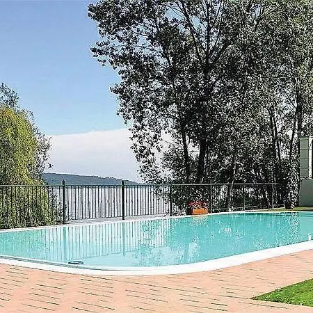Sleeps 4 Pool Wifi Apartmán *