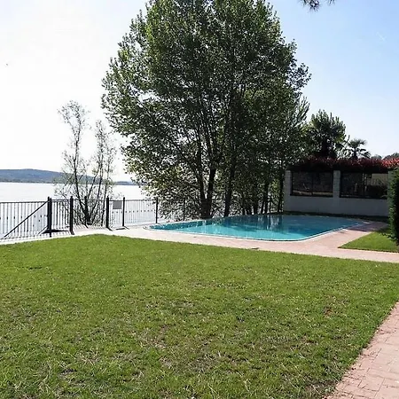 Sleeps 4 Pool Wifi Apartmán